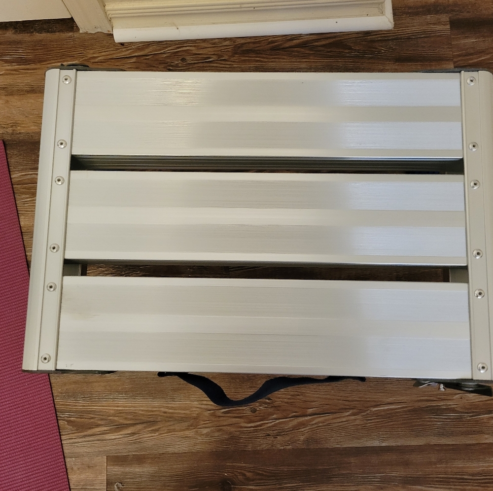 Foldable metal Step Stool